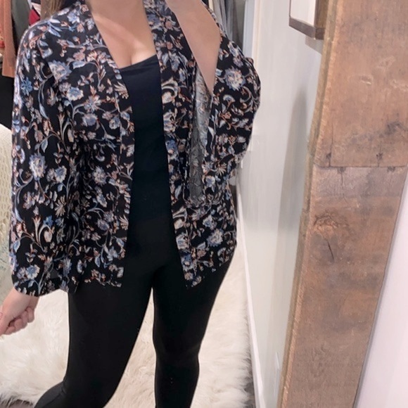 Sim & Sam black floral kimono top size small - Picture 2 of 7